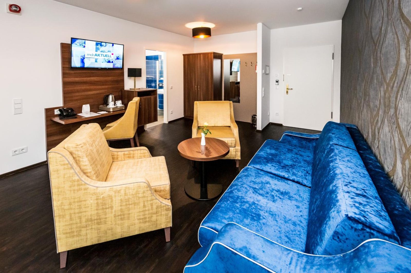Best Western Plus Royal Suites — photo 3