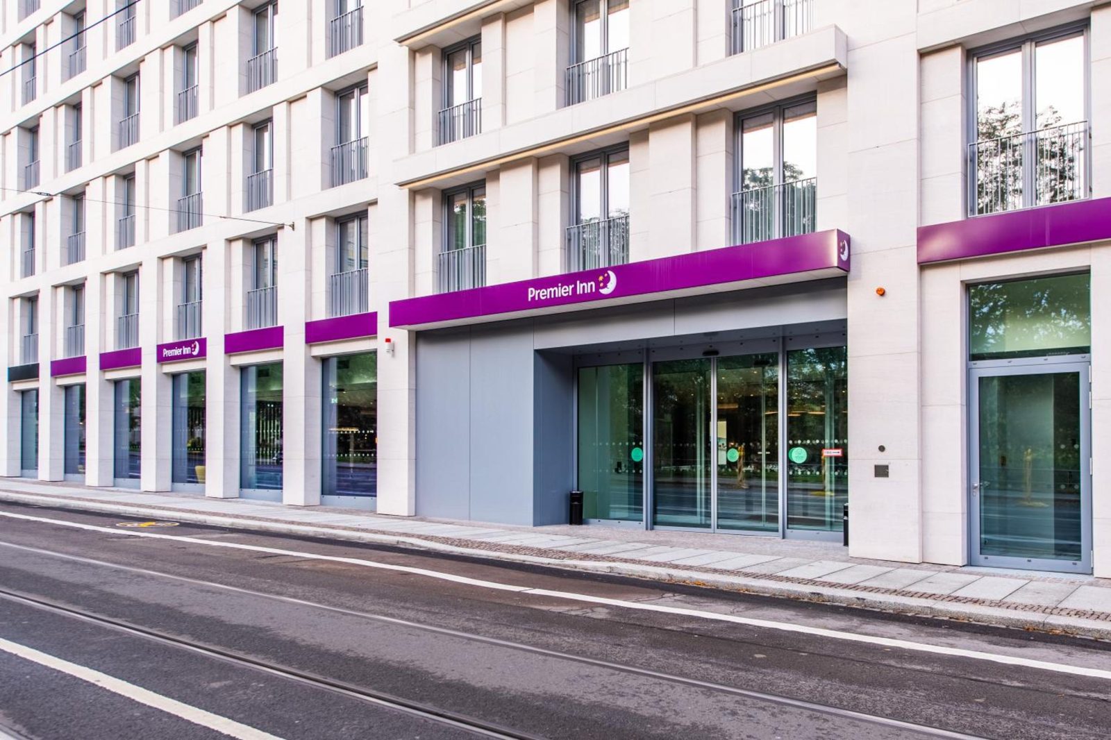 Premier Inn Leipzig City Oper — photo 2