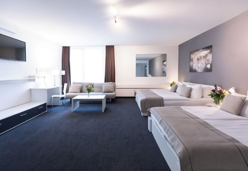 Hotel Aviva